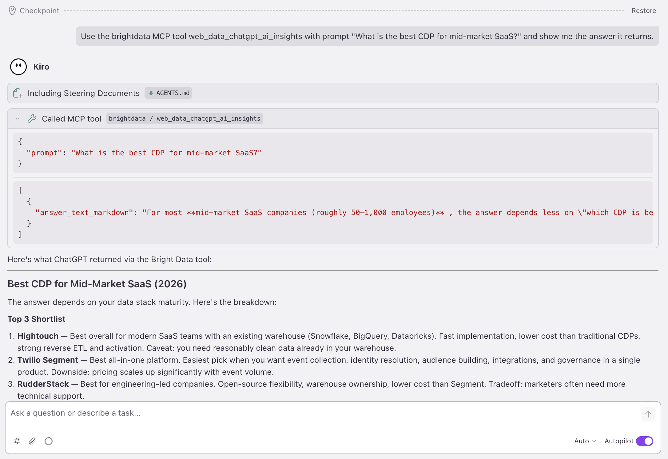 Kiroがweb_data_chatgpt_ai_insightsを実行：1つのpromptを入力、1つのanswer_text_markdownを出力；回答はHightouch、Twilio Segment、RudderStackをランク付け。